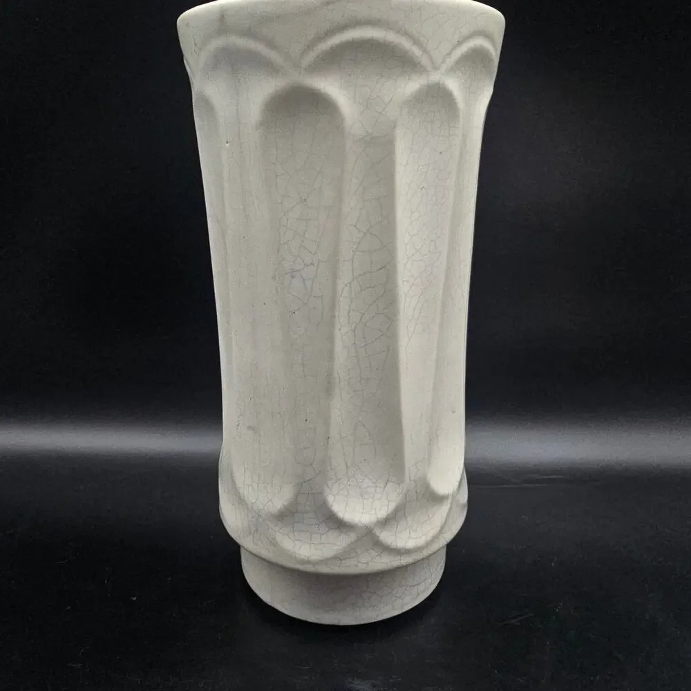 McCoy White Floraline Vase Vintage 1970s Ceramic Pottery M1-354Wjhite